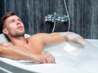 浮気とかじゃないよねぇ……？　男性が自分を誰にも紹介してくれない彼女に思うこと6！