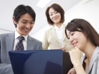え、夜のラブラブ話、ココでする!?　職場の女性に「結婚」について語られたドン引きエピソード・4選