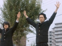 『セトウツミ』池松壮亮＆菅田将暉、大ヒット公開記念で「もうひとつのスタンディングオベーション」動画解禁！地元住民も参加