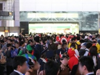 ハロウィン前日も、渋谷の街はごった返した（15年10月30日、J-CASTニュース編集部撮影）
