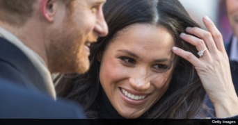 幸せ全開！ハリー王子とメーガン・マークルが3枚の婚約写真を披露