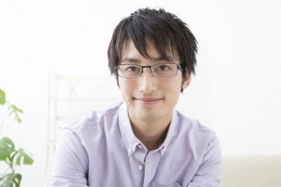 ギャップがいいっ！　「メガネ男子」のキュンとするしぐさ・6パターン