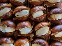 ブーム到来中スイーツ「マリトッツォ」の進化系？　仙台のパン屋が作った「ハニトッツォ」が超おいしそう