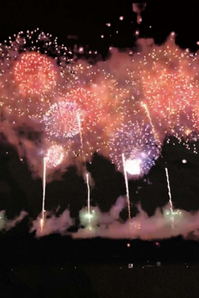 全国花火競技大会「大曲の花火」のワンシーン