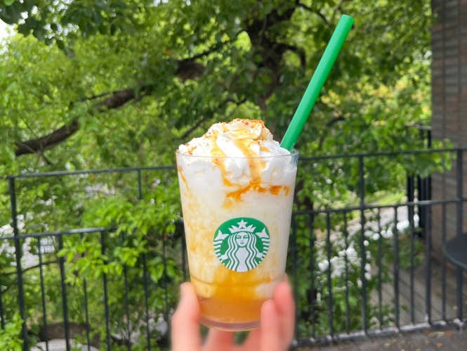 スタバ新作｜秋へ移ろう季節を楽しむ味わい♪『とろり蜜芋 紅はるか フラペチーノ®』