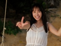 新谷真由1st写真集『「まゆのとなり」アザーショットSPECIAL EDITION』⒞秋田書店