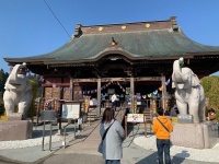 長福寿寺の本堂前には狛犬ではなく、ゾウがいる（写真はすべてJタウンネット記者が撮影）