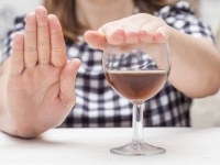 お酒をやめるとわずか18日で認知能力が改善するという研究結果
