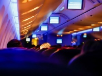 「飛行機内で私を襲った吐き気がするほどの異臭。思わず扇ぐと、ニオイの元に文句を言われ...」（都道府県不明・40代女性）