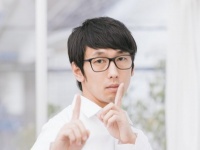 誰にも言うなよっ！　男性が「トイレでコッソリ」してること・6つ