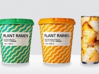 左から、プラントラーメン「野菜ベースの塩味」「カレー味」、「オーガニックジンジャエール」
