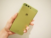 史上最高の自撮りができる!?　ファーウェイから、3つのライカレンズ搭載のスマホ登場