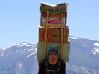 「スゴイ！の一言」　80キロの荷物を背負い、木道を歩く――はるかな尾瀬の文化を担う「歩荷」に3.6万人感動