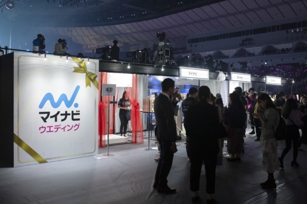 本物のダイヤモンドリングが登場。TGC「マイナビウエディング」ブース