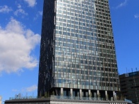 新・大名古屋ビルヂング（Alpsdakeさん撮影、Wikimedia Commonsより）