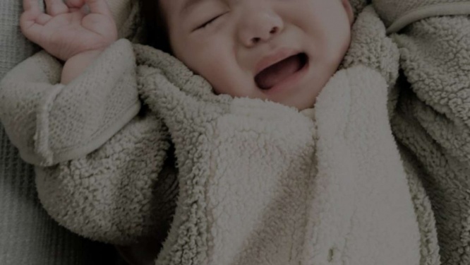 幼い娘が泣き止まなくて（画像はphotoAC）