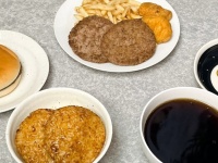 「怖い怖い怖い」「こわすぎる」　マクドナルドを〝定食〟として楽しむ猛者にSNS震撼