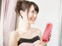 ガラリと雰囲気が変わる！　結婚式にオススメの髪型3選