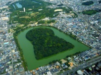 古墳とパフェの関係性とは...（画像はイメージ）