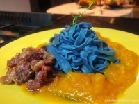 パンやパスタ、デザートまで！ブラジルで青色の食べ物が大流行、その理由はある果物にあった。