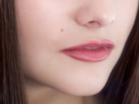 うわあ、色っぺぇ……！　男性がドキドキしちゃう「ホクロの位置」4つ