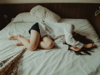 うつ病の人は体温が高い傾向があることが明らかに。体を温めることで自己冷却効果