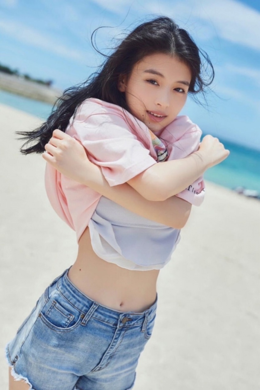 ⒞KADOKAWA／写真：熊木優 #出口夏希写真集