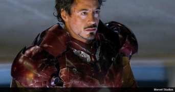 ロバート・ダウニー・Jr.が着用した『アイアンマン』のスーツが盗まれる！