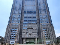 『ブレスレットなど万引き』、「旅費不正受給」＆無断欠勤や早退を繰り返す　東京都が2人の女性教諭を懲戒処分