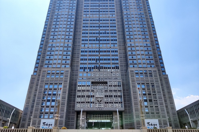 『ブレスレットなど万引き』、「旅費不正受給」＆無断欠勤や早退を繰り返す　東京都が2人の女性教諭を懲戒処分