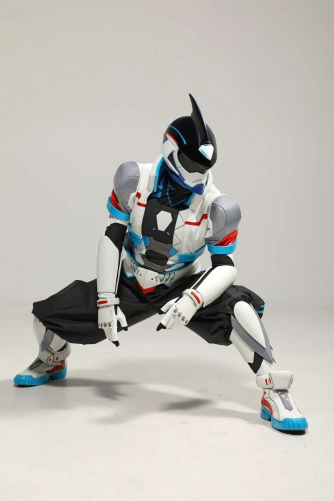 流線形のヘルメットがイカす(画像はチームNat提供、以下同) (c)Tnat_サカナマンプロジェクト