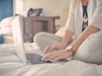 現代女性を襲う「SNS疲れ」って何？　専門家が教える対処法5つ