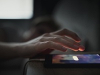 目覚まし時計のスヌーズ機能の使用は脳を混乱させる可能性。寝不足が解消されないとする専門家（米研究）