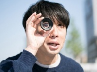 谷間が見えそぉぉ～！　男性が「俺ってスケベだな」と思う瞬間4選