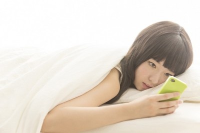 重い……？　女性からの「深夜のLINE」、男性はどう思う？