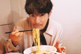 津田健次郎との「妄想町中華デート」　本日発売『女性セブン』　西城秀樹秘蔵フォトブック付録も！！