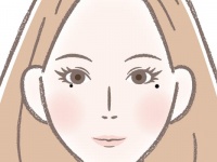 「泣きぼくろ」のある人がモテる理由