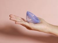 台湾のフェムケアブランド「フルムーンガール」の月経ディスク「フルムーンディスク」＆月経カップ「フルムーンガール2」が日本上陸