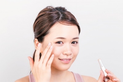 触れたくなる肌に。ゆうこすが教える「ツヤ肌ベースメイク」