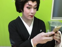 女形の役者が直伝！最強に「女らしい仕草」の作り方とは