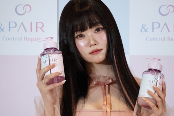 Billlie・TSUKI、美髪の秘訣は？　タイパヘアケアがかなう新ブランド「&PAIR」