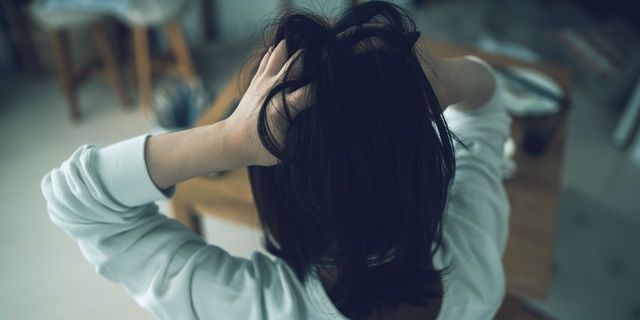 イライラする女性