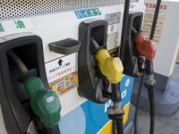 「ドライブデートのガソリン代」を彼女に出してほしい？⇒7割以上が●●！