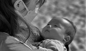 「帰ってこない夫を待つのに疲れ家出した私。息子を抱いて座り込んでたら『赤ちゃんがかわいそう』と言われて...」（愛知県・50代女性）