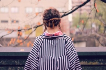 男子がドキッ！　「品」も「色気」もある女子の特徴6つ