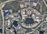 ディズニーのソーラーパネルを空から見ると、当然あのカタチ