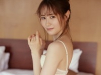 西潟茉莉奈ファースト写真集『あの頃も今も』⒞撮影／吉田崇