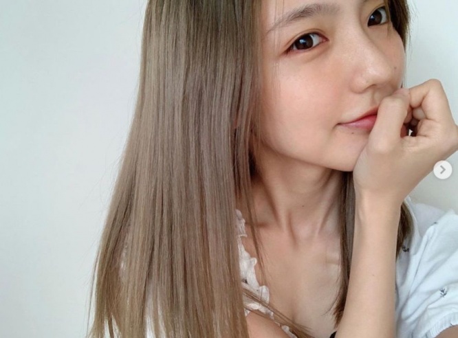 ※画像は真野恵里菜のインスタグラムアカウント『＠erinamano_official』より