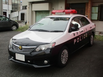 中学校教諭(元Jリーガー)逮捕　『卒業生に何度もストーカー行為』　「会いたい、体が見たい」などとメッセージ