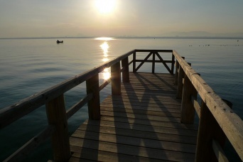 琵琶湖（isadoさん撮影、Flickrより）